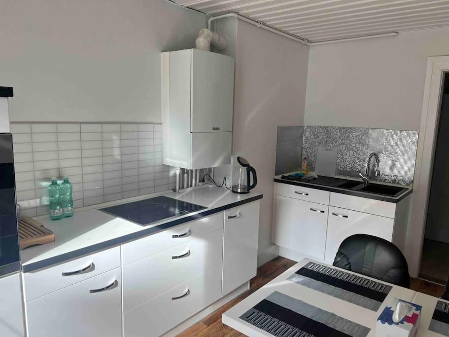 הוף Schoenes City-Apartment Im Zentrum Mit Balkon מראה חיצוני תמונה
