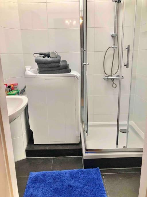 הוף Schoenes City-Apartment Im Zentrum Mit Balkon מראה חיצוני תמונה